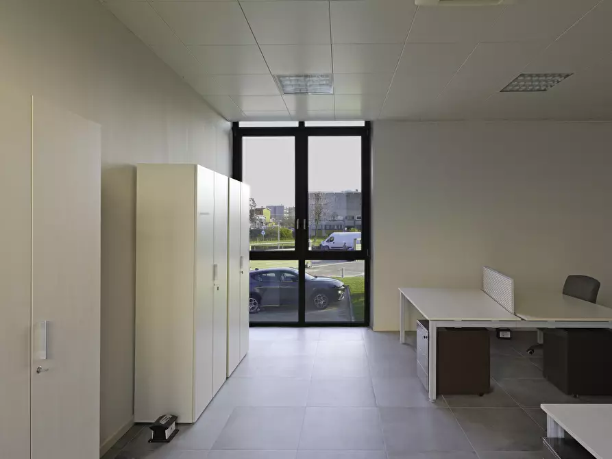 Immagine 10 di Ufficio in affitto  in via Ferdinando Bernini 32 a Parma