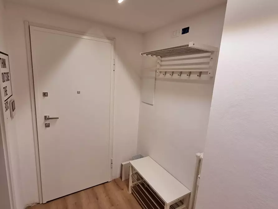 Immagine 6 di Stanza singola in affitto  a Trento