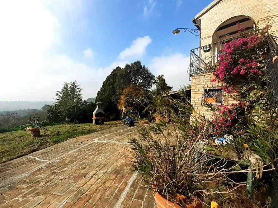 Immagine 7 di Villa in vendita  in VIA chiaravallese a Osimo
