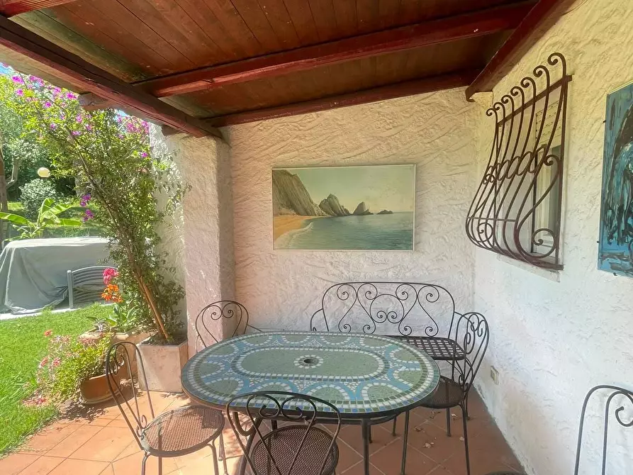 Immagine 10 di Villa in vendita  in Via del Taunus 33 a Ancona