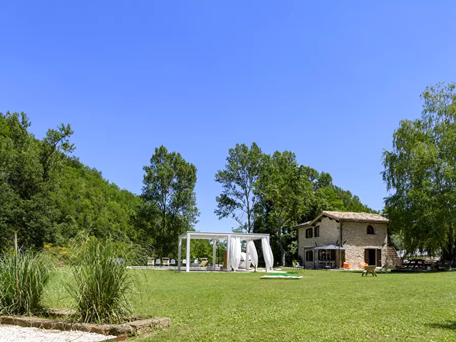 Immagine 35 di Rustico / casale in vendita  in SARNANO a Sarnano