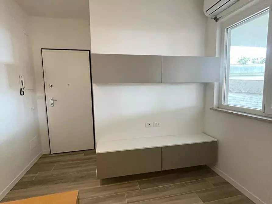 Immagine 17 di Bilocale in vendita  in Via Claudio Salmoni a Ancona