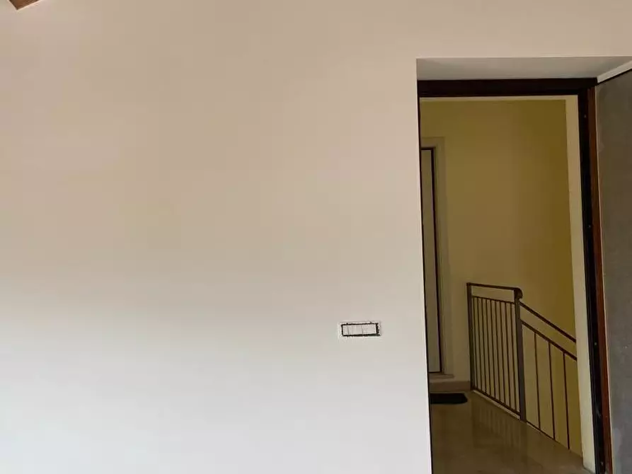 Immagine 9 di Bilocale in affitto  in via roncisvalle a Osimo