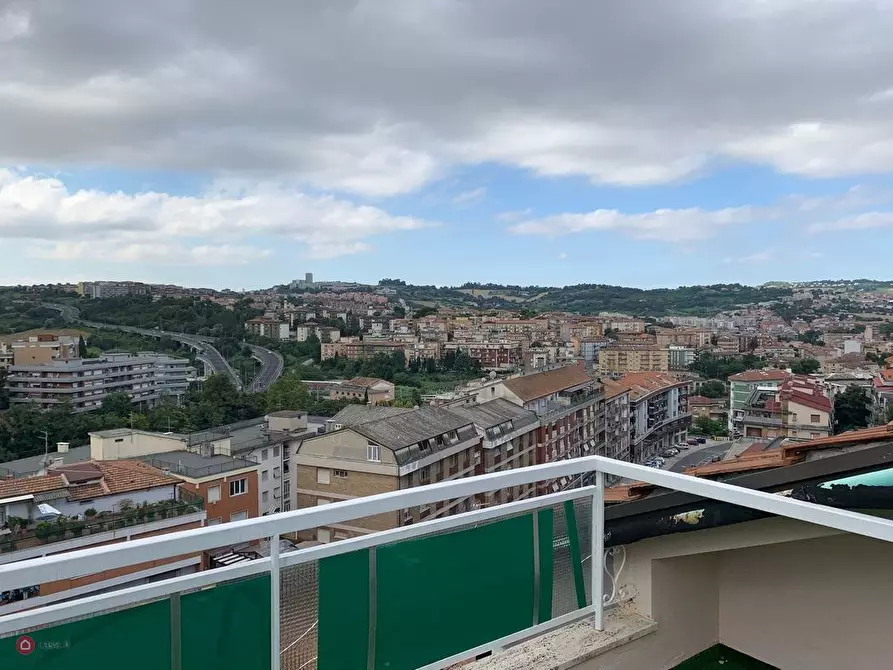 Immagine 2 di Bilocale in vendita  in via tiziano a Ancona