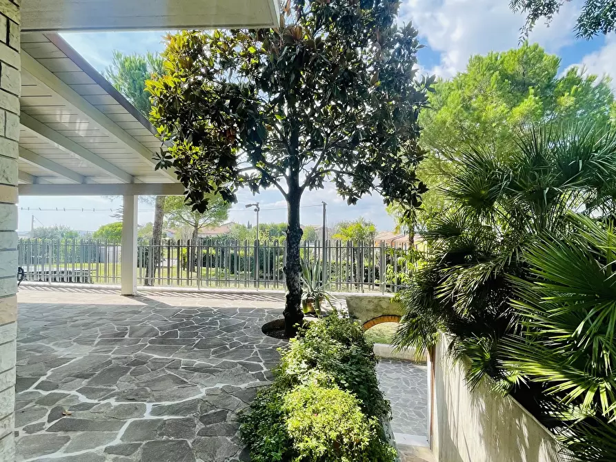 Immagine 26 di Villa in vendita  in Via Cagiata a Osimo