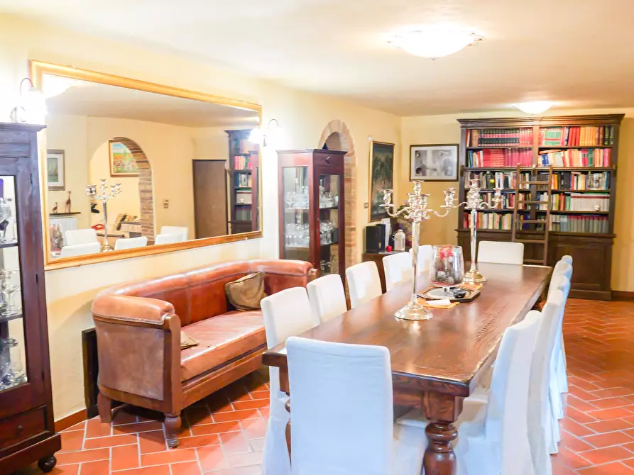 Immagine 49 di Villa in vendita  in VIA CHIARAVALLESE a Osimo