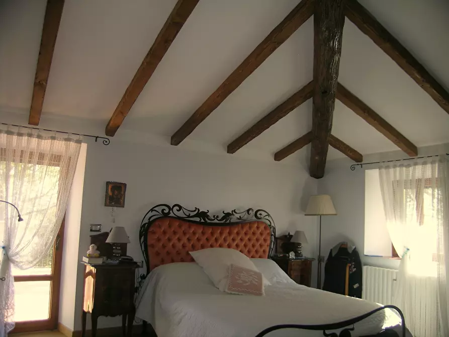 Immagine 31 di Villa in vendita  in VIA CHIARAVALLESE a Osimo