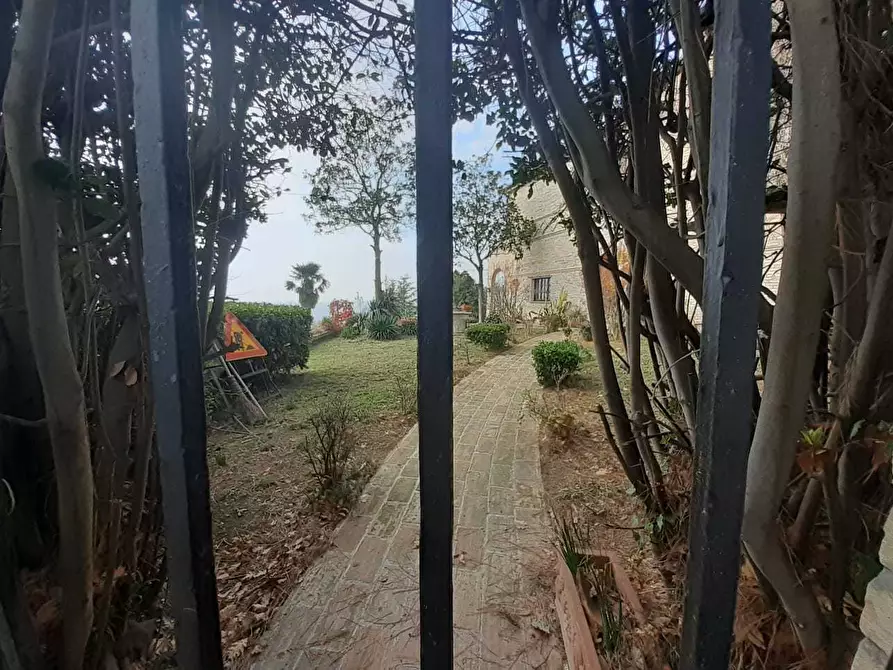 Immagine 28 di Villa in vendita  in VIA chiaravallese a Osimo