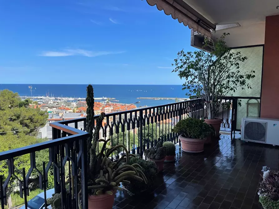 Immagine 9 di Pentalocale in vendita  in Via Borea 63 a San Remo