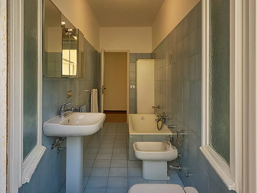 Immagine 12 di Quadrilocale in vendita  in Via Zeffiro Massa 174 a San Remo