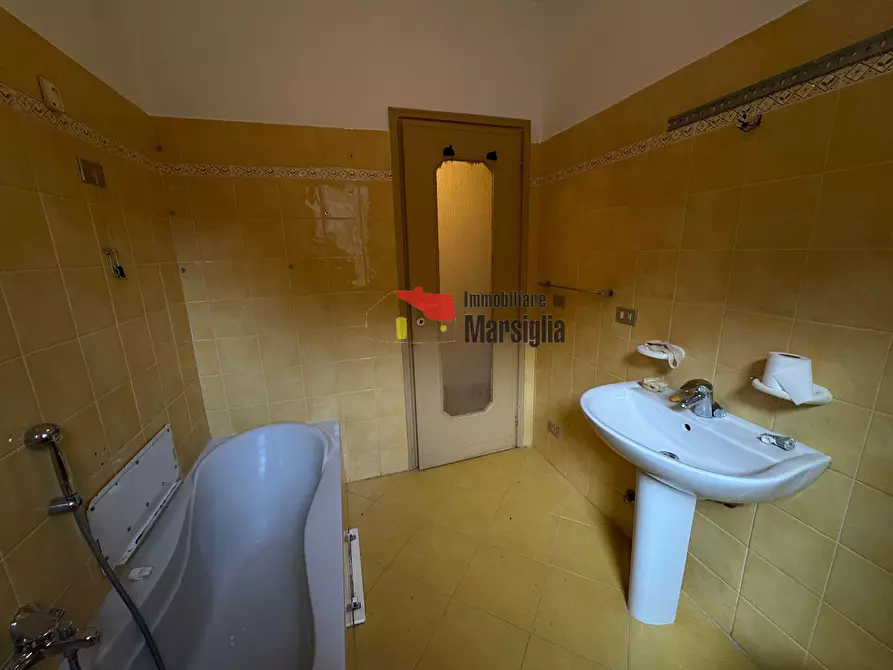 Immagine 20 di Trilocale in vendita  in Strada Bonmoschetto 8 a San Remo