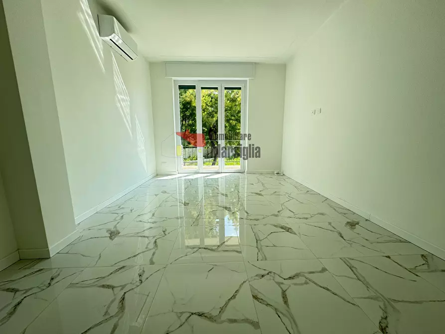 Immagine 2 di Trilocale in vendita  in Corso degli Inglesi 533 a San Remo