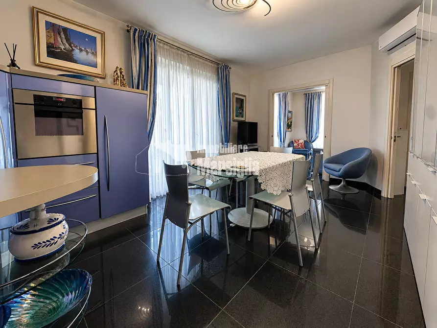 Immagine 7 di Trilocale in vendita  in Via Marinella 31 a San Remo
