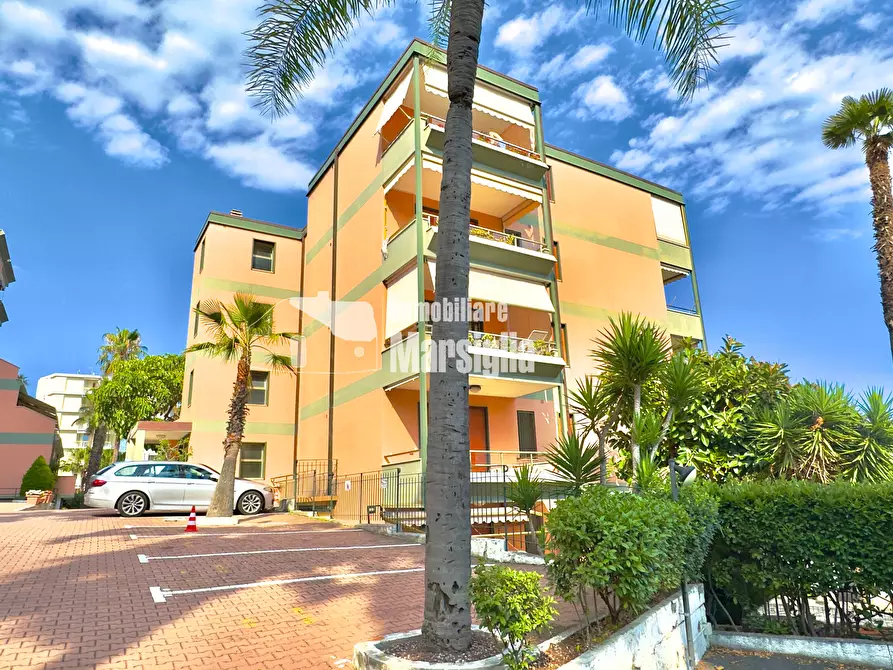 Immagine 23 di Bilocale in vendita  in Salita Grand Albergo 6 a San Remo