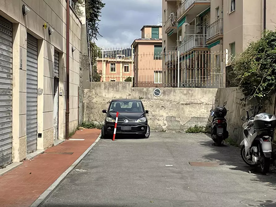 Immagine 1 di Garage in affitto  in Via Caprera metà a Genova