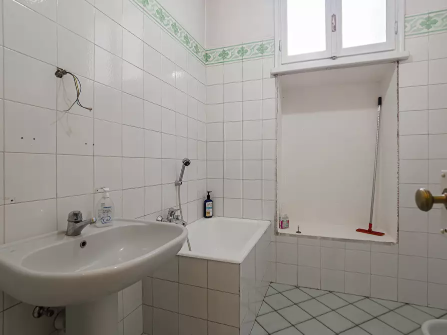 Immagine 20 di Ufficio in vendita  in Corso Re Umberto a Torino