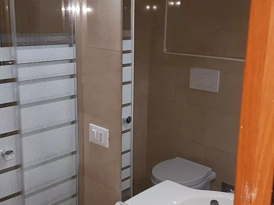 Immagine 18 di Palazzo in vendita  a Torino