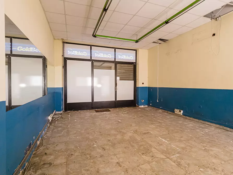 Immagine 2 di Locale commerciale in vendita  in Via Giorgio Bellono a Torino