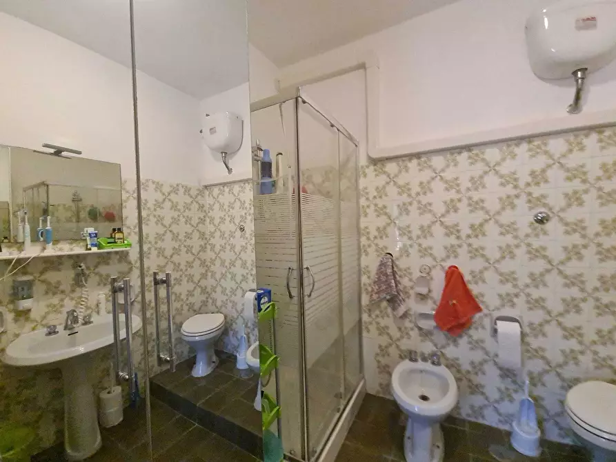 Immagine 4 di Trilocale in vendita  a Livorno