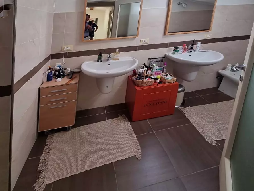 Immagine 18 di Pentalocale in vendita  a Livorno