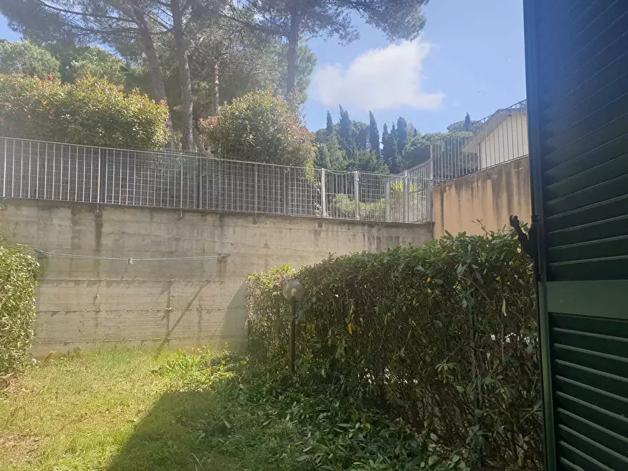 Immagine 4 di Appartamento in vendita  a Livorno