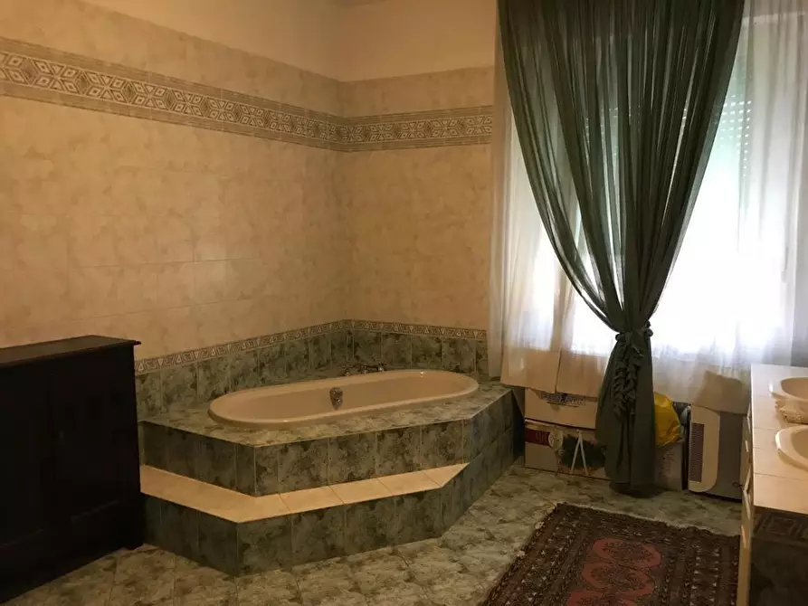 Immagine 2 di Appartamento in vendita  a Livorno