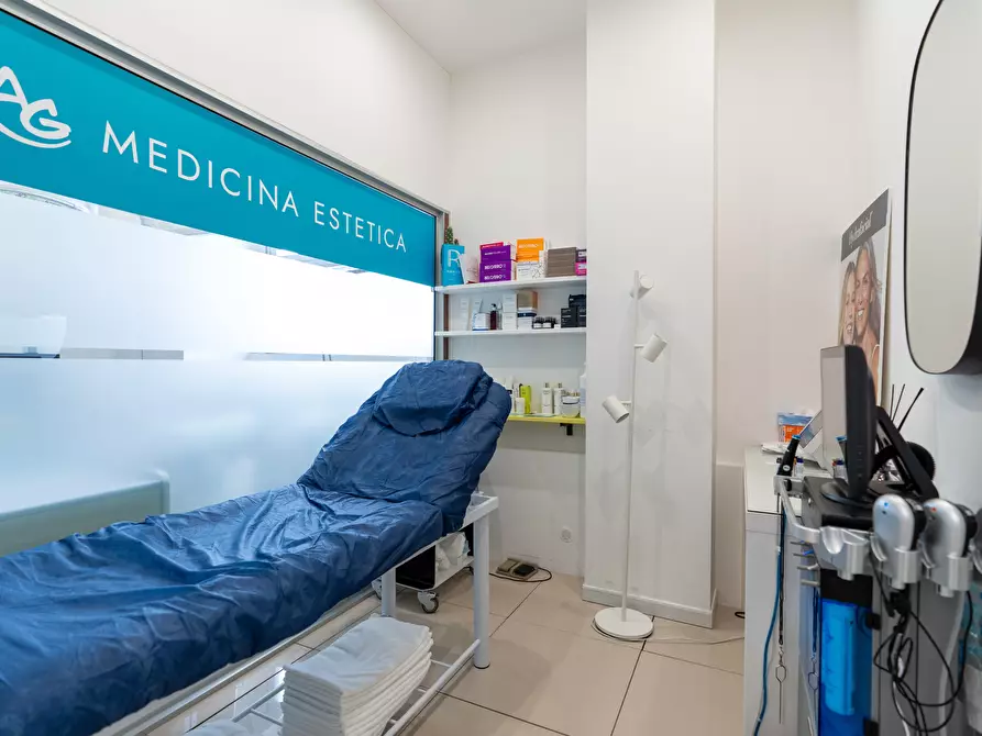 Immagine 9 di Ufficio in vendita  in Viale G. Leopardi 134 a Lecce