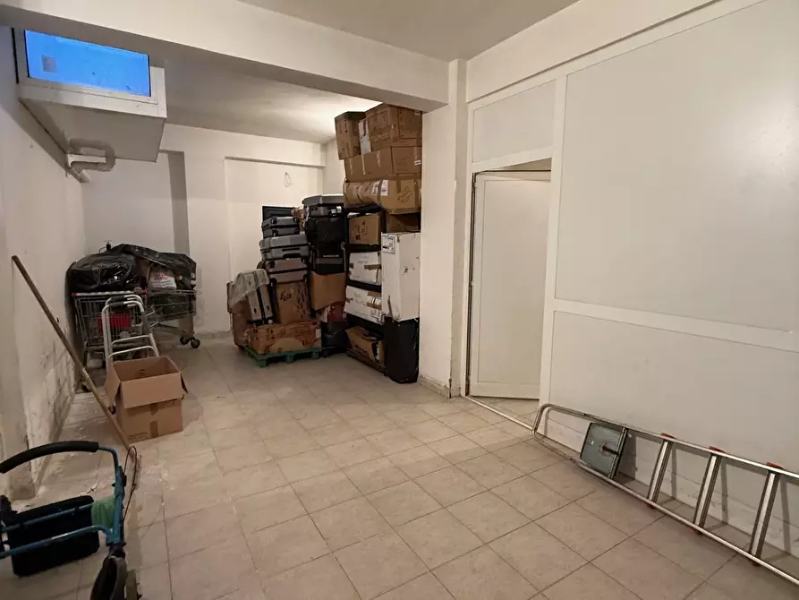Immagine 17 di Locale commerciale in vendita  in Via Santa Maria 160 a Nettuno