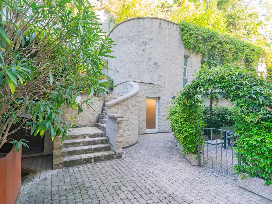 Immagine 4 di Bilocale in vendita  in Via Regina a Carate Urio