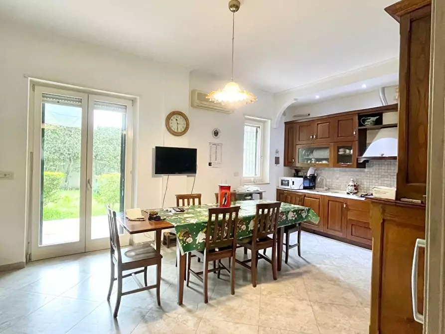 Immagine 7 di Quadrilocale in vendita  in Via Federico Zeri 3 a Lecce