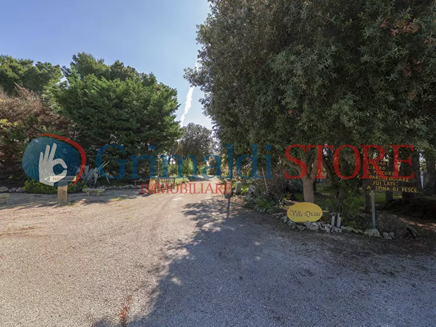 Immagine 33 di Casa indipendente in vendita  in C.S. Lu Monte 1 a Lizzanello