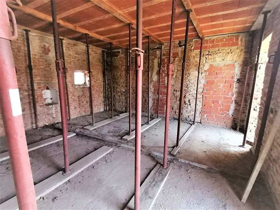 Immagine 6 di Rustico / casale in vendita  in via adua 10 a Pezzana