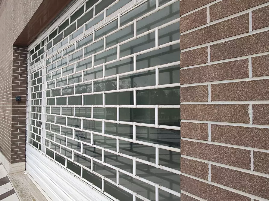 Immagine 17 di Locale commerciale in vendita  in Via alberto giolitti 53 a Roma