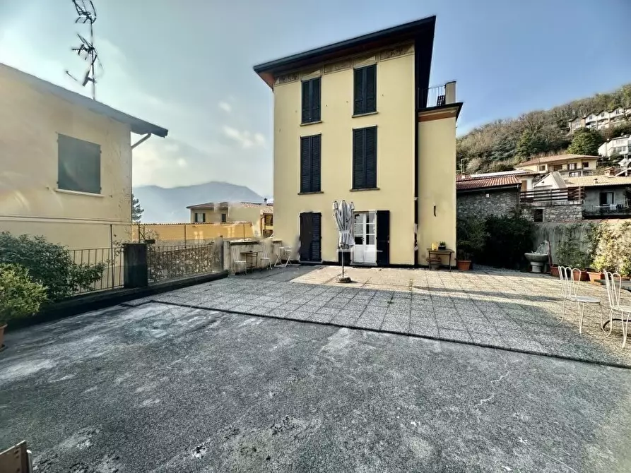 Immagine 1 di Villa in vendita  in via Roma 4 a Proserpio