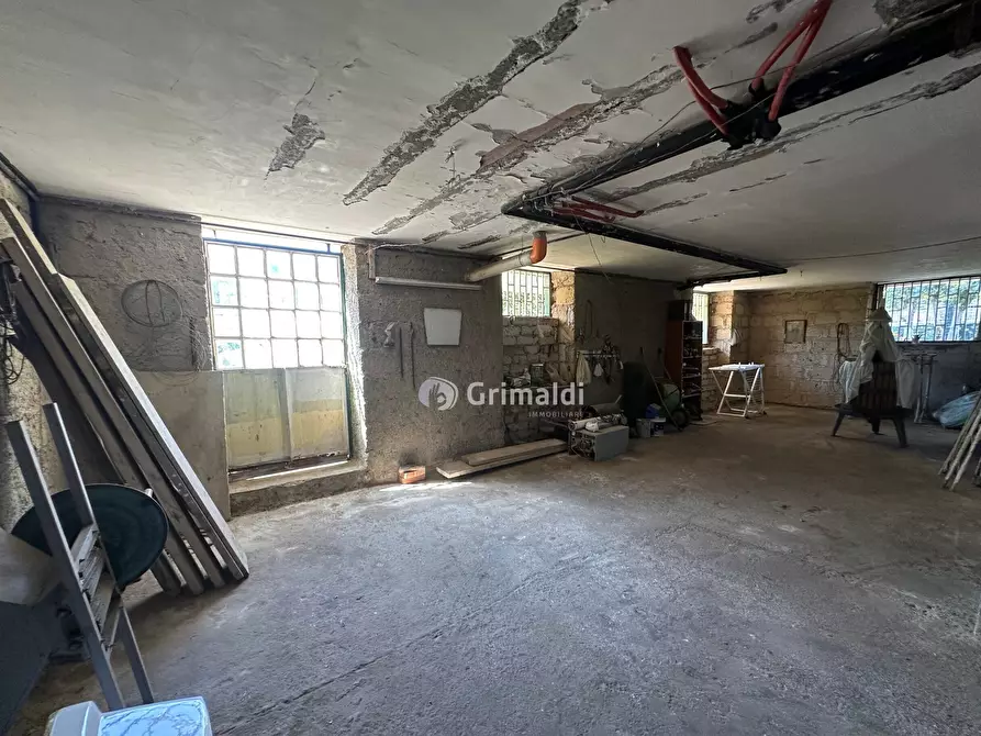 Immagine 25 di Villa in vendita  in Via G. Pastore 32 a Acerra