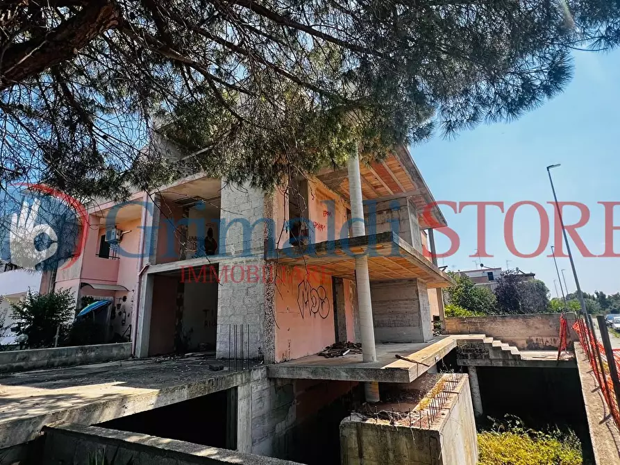 Immagine 15 di Villa in vendita  in Via Solano 208 a Lequile