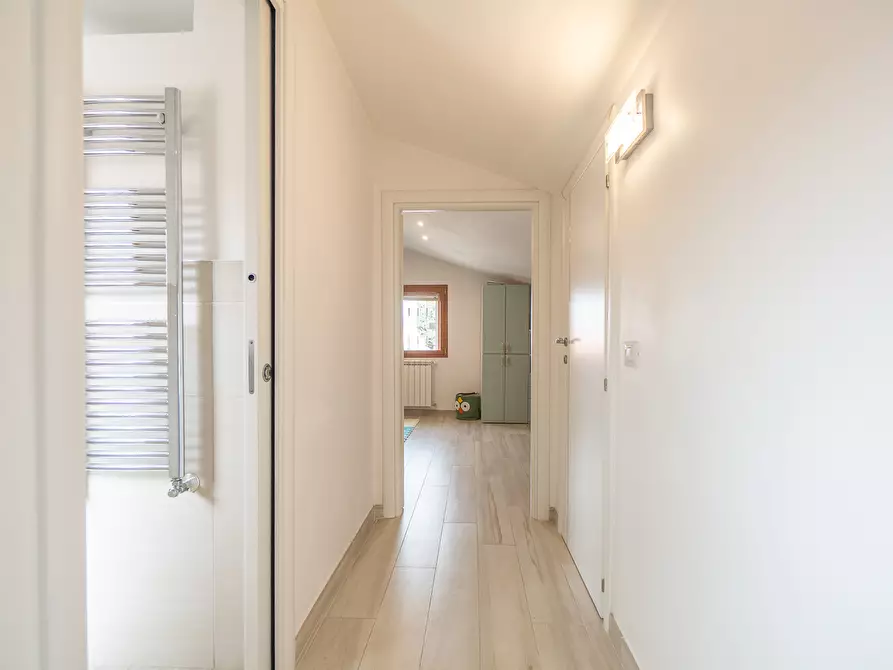 Immagine 79 di Villa in vendita  in Via Moricone a Albano Laziale