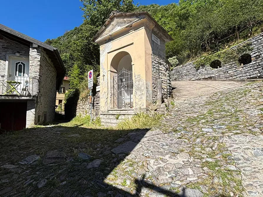 Immagine 29 di Appartamento in vendita  in Via al Noce 24 a Moltrasio