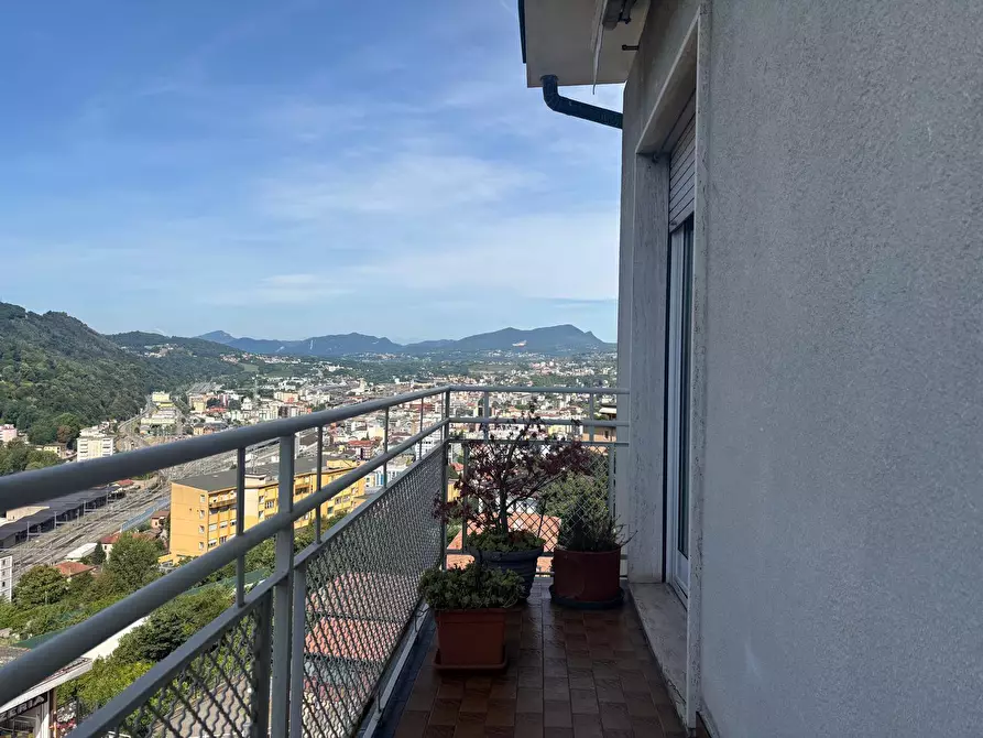 Immagine 1 di Trilocale in affitto  in Via Pio XI 87 a Como