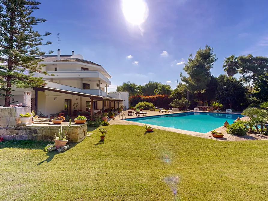 Immagine 2 di Villa in vendita  in Via Venosa 5 a Lecce