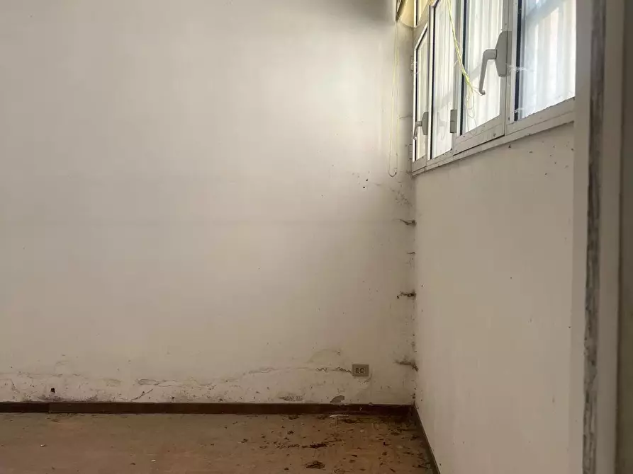 Immagine 4 di Magazzino in vendita  in Via Alfredo Panzini a Roma