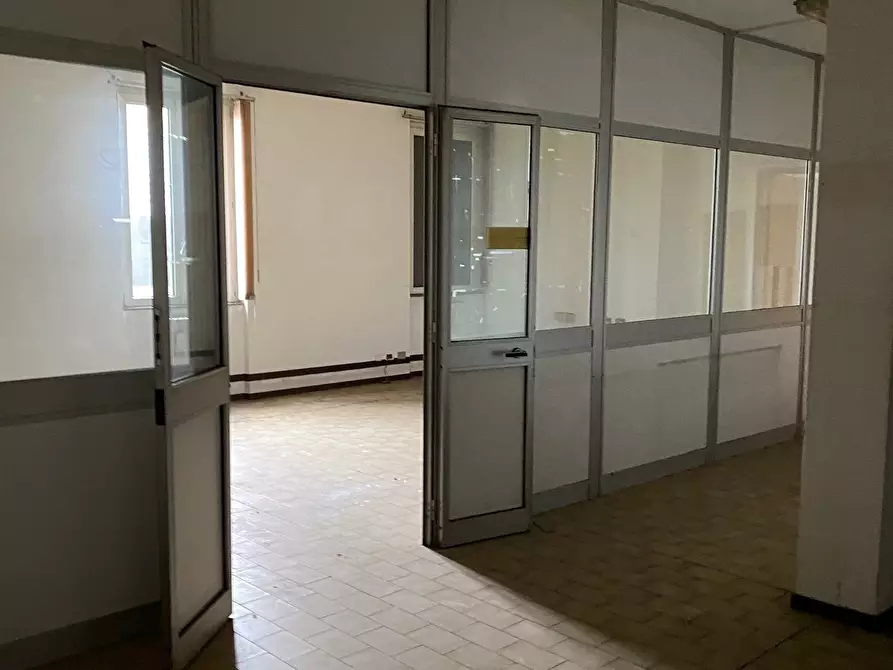 Immagine 10 di Capannone industriale in vendita  a Como