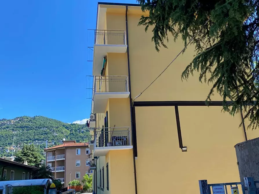 Immagine 2 di Bilocale in vendita  in Via Monte Nero 26 a Como