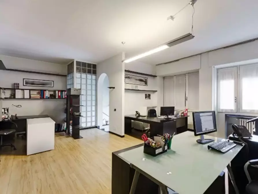 Immagine 1 di Ufficio in vendita  in Viale Paolo Onorato Vigliani 13 a Milano