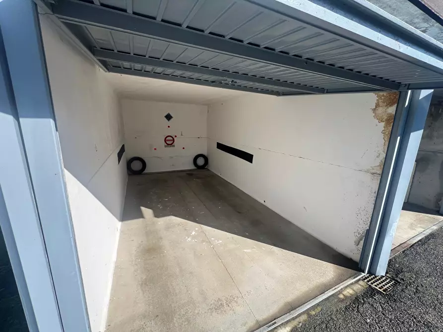 Immagine 18 di Bilocale in vendita  in Strada per Olcenengo 26 a Vercelli