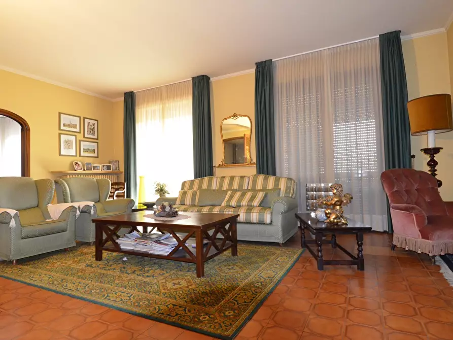 Immagine 9 di Villa in vendita  in via Lodorina 11 a Erba