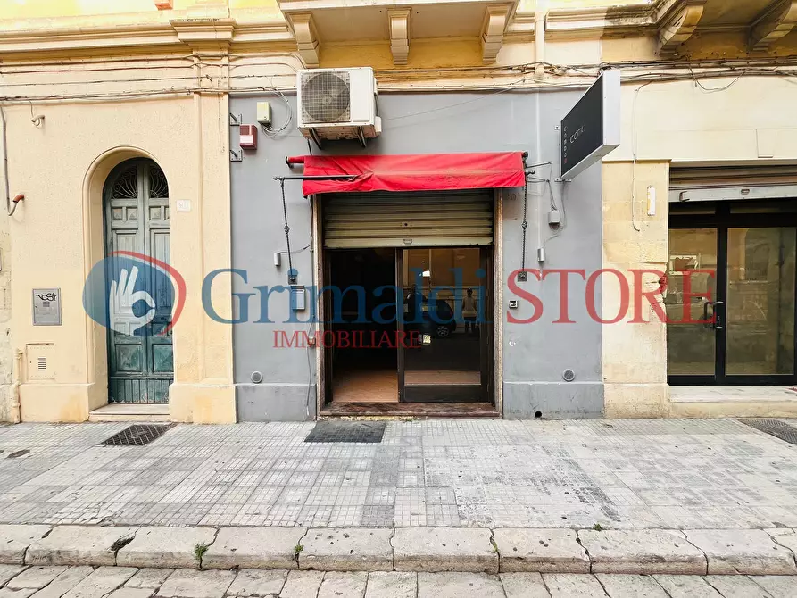 Immagine 5 di Locale commerciale in vendita  in Via Colonnello Archimede Costadura 20 a Lecce