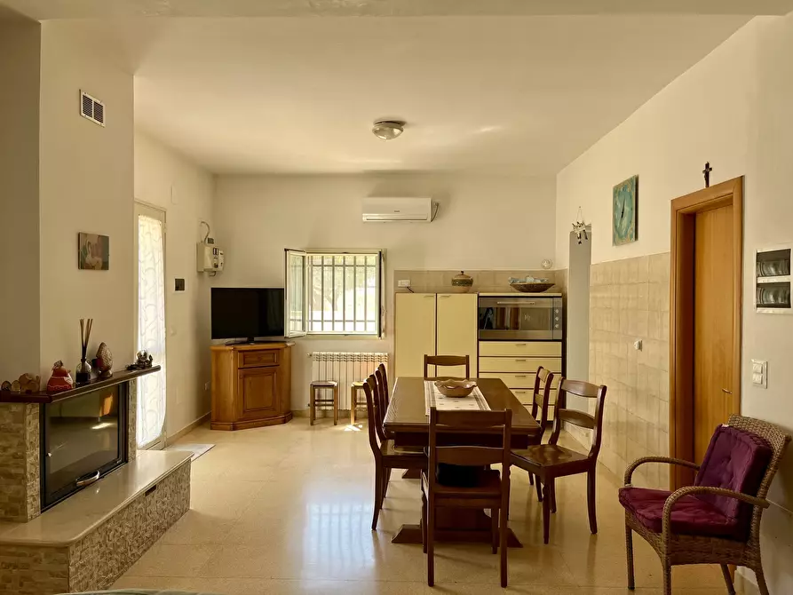 Immagine 36 di Rustico / casale in vendita  a Carovigno