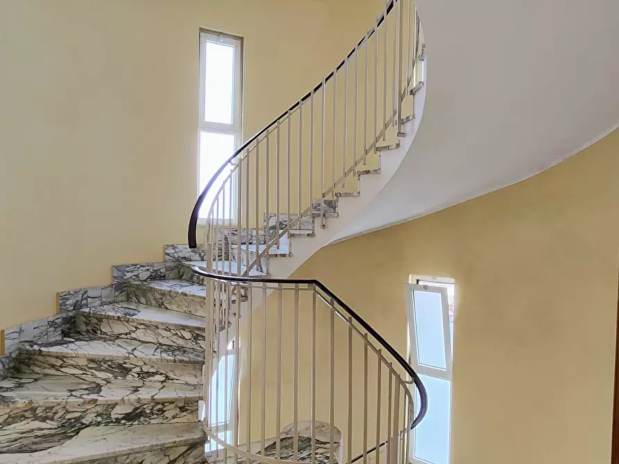 Immagine 7 di Trilocale in vendita  in Viale Giacomo Matteotti 153 a Nettuno