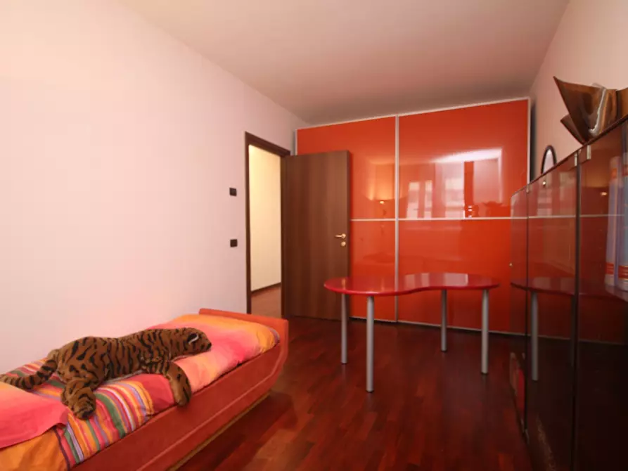 Immagine 15 di Trilocale in vendita  a Como